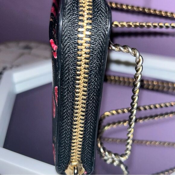 Kate Spade NY “roses falling”Leather med full-zip wallet. Excellent condition. - Picture 7 of 9